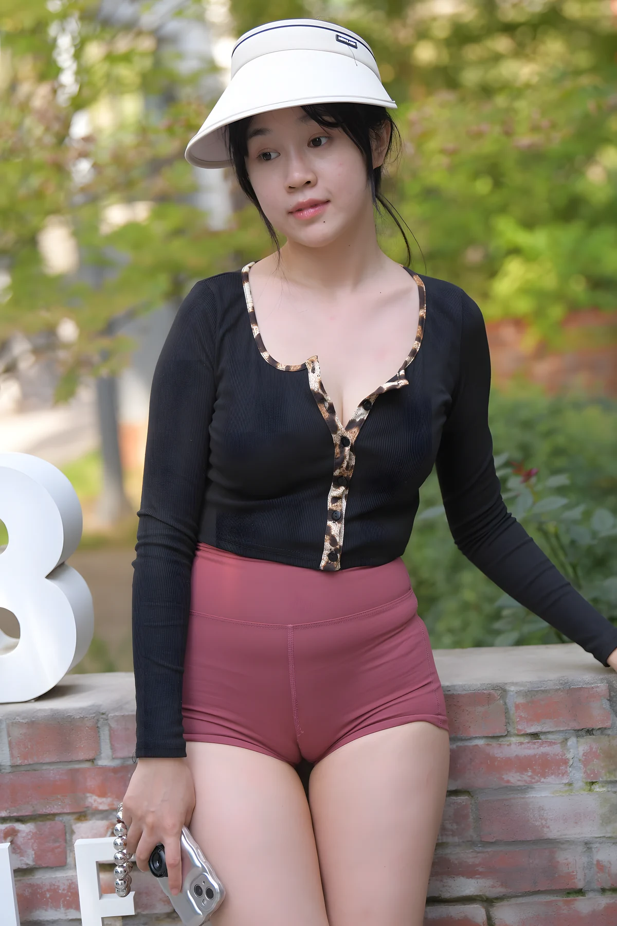 一始街拍作品-紧身短裤美女J9020