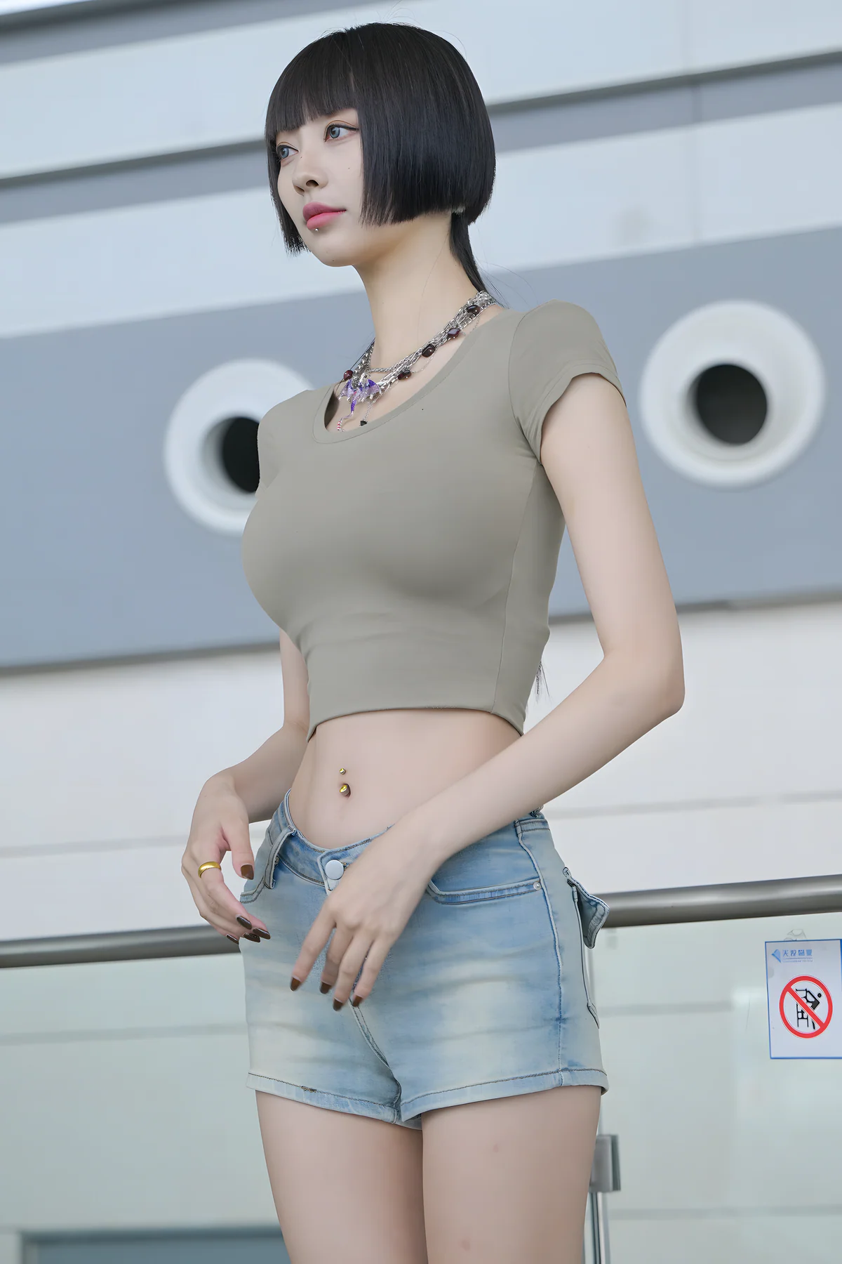 甜美牛仔短裤J9485