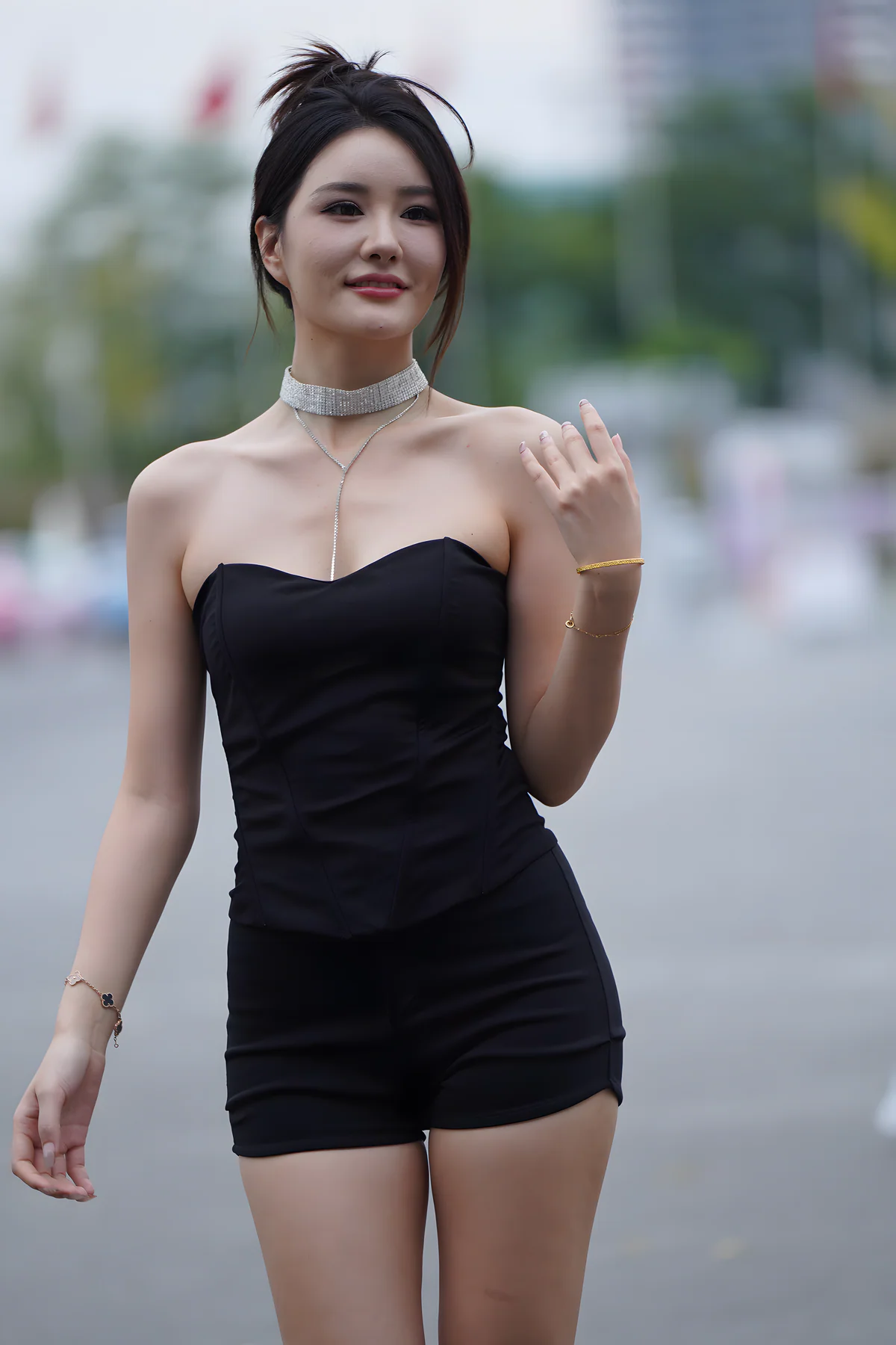 黑色裙装女神J9514