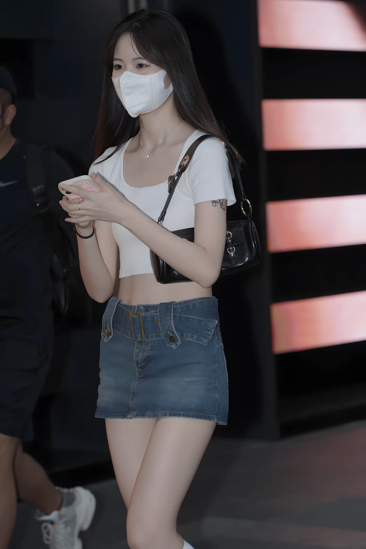 性感超短牛仔裙美眉J6052