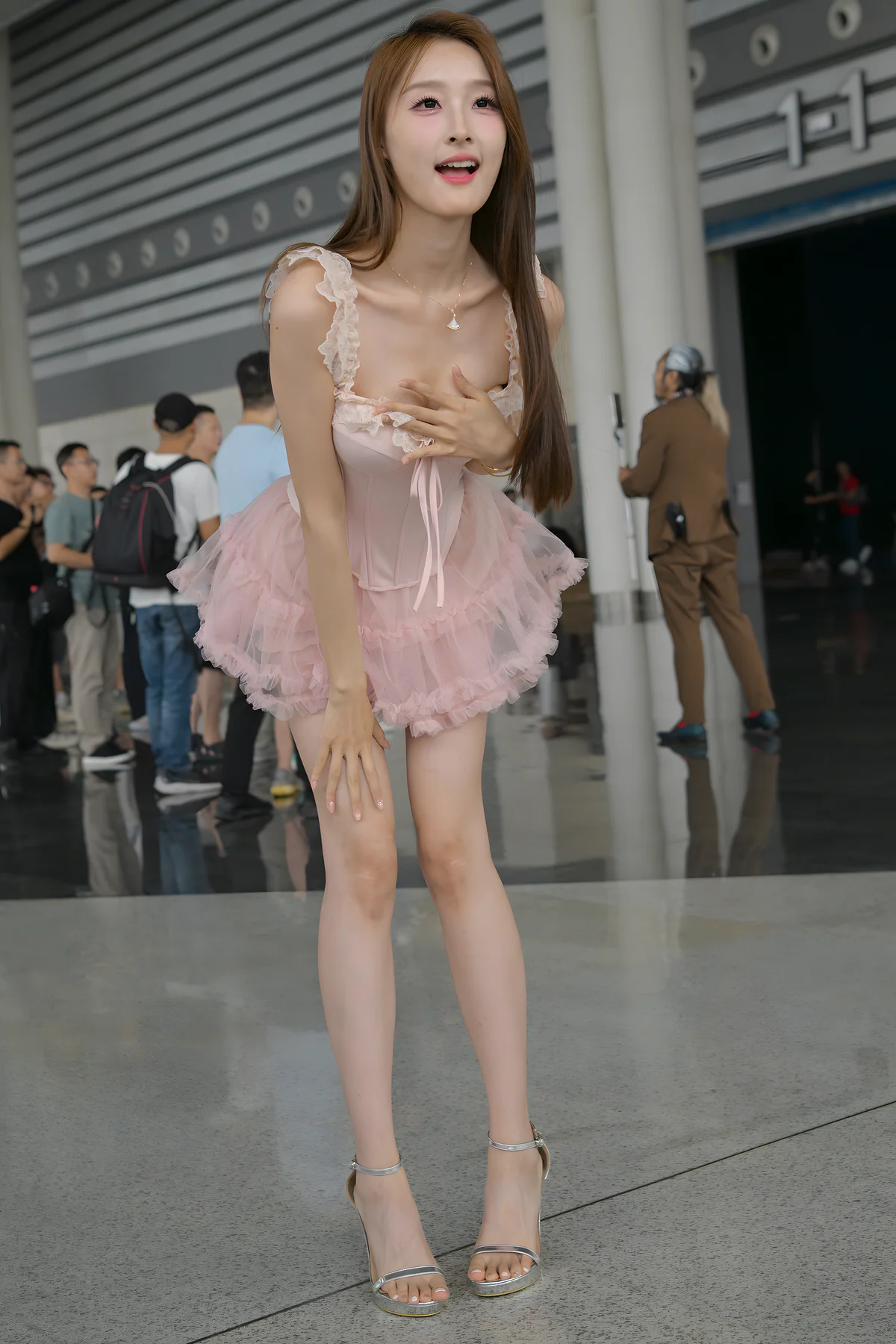 纱裙美腿小桂圆J9770