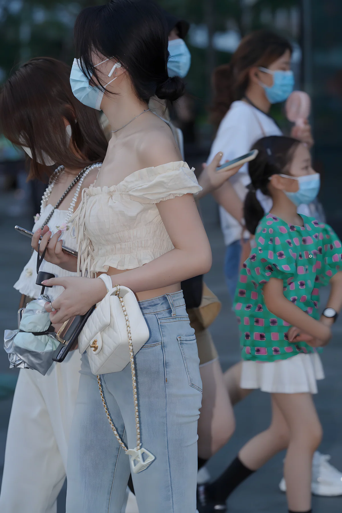 喇叭牛仔裤搭配J9791