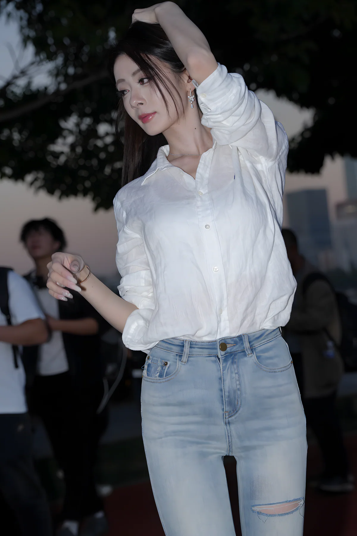 牛仔裤飒爽小荔枝J10018