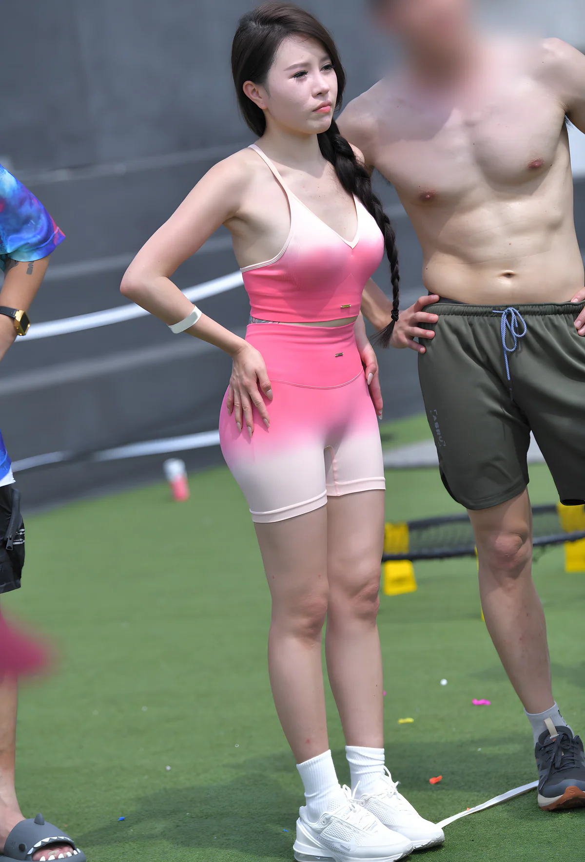 粉色紧身五分裤J10067